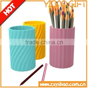 Practical Plastic Pencil Vase thumbnail-1