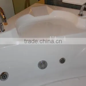 2016 Acrylic Bath Tub Bathing Massage Whirlpool Made in China Q368N thumbnail-5