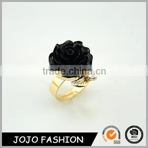 Wholesale Fashion Crystal Gold Ring With Resinl Flower thumbnail-1