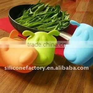 Assorted Uesful Silicone Pot Holder/grabber thumbnail-1