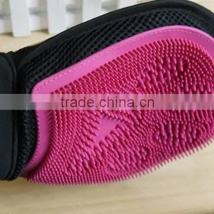 Pet Washing Gloves thumbnail-6