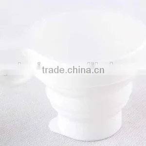 Single Handle Silicone Folding Cup With Plastic Cup thumbnail-3