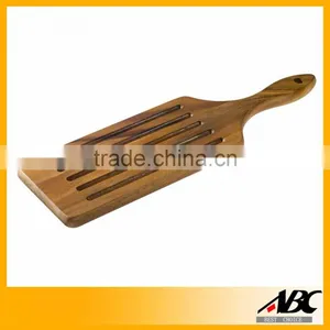 Food Safety Kitchen Tool Rubber Wood Cutting Board With Hook thumbnail-3