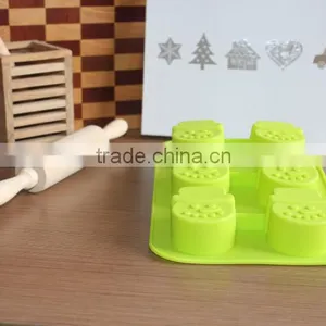 Promotional Gift 6 Cavity Snowman Shape Christmas Cake Molds Silicone Molds for Baking Set thumbnail-1