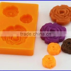 Custom Design and Multi-shaped Wedding Cake Decorating Tools thumbnail-1
