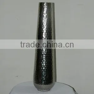 Iron Hammered Flower Vase thumbnail-1
