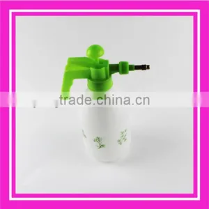 Plastic Trigger Sprayer Bottle thumbnail-1
