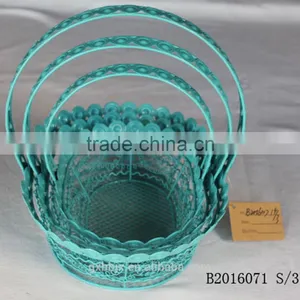 Set of Three Metal Wire Storage Basket With Handle thumbnail-2