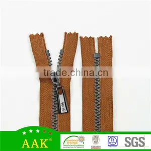 Auto Lock Slider for 5# Delrin Zipper thumbnail-1