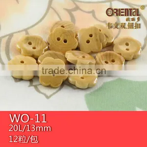 2 Holes Flower Shape Wooden Buttons thumbnail-1