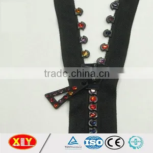 High Quality Single Row Colorful Diamond Custom Puller Rhinestone Zipper thumbnail-3