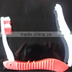 Foldable Travel Toothbrush thumbnail-3