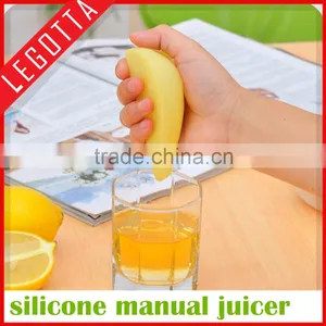Cheap Price Food Grade Durable Silicone Hand Press Juicer Squeezer thumbnail-6