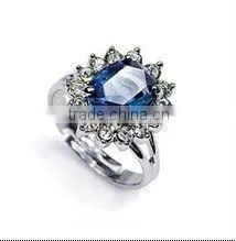 Flower Shape Diamond Ring thumbnail-1