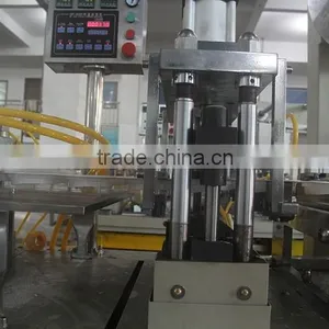 2014 High Speed Lid Moulding Machine thumbnail-5