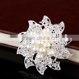 Beautiful Lots Pearl Center Brooch Pin For Clothing,Flower Pearls Brooch With Beads Trim thumbnail-2