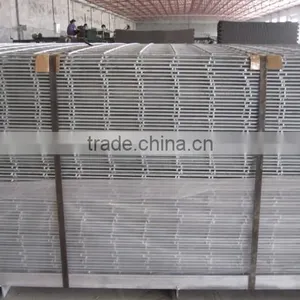 Best Quality Low-Carbon Iron Wire Material 1x1 Welded Wire Mesh thumbnail-4