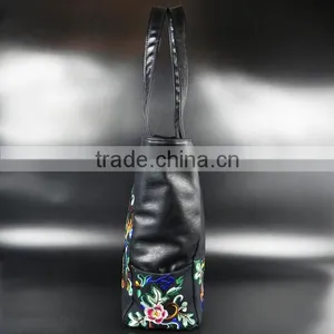 Embroidery PU Tote Bag With High Quality From Chinese Manufacturer for Promotion thumbnail-4