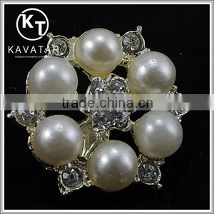 Elegant Crystal Rhinestone Brooch With Pearl thumbnail-4
