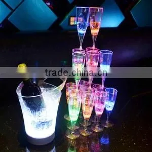 2016 New Fashion Liquid Attractive Magic LED Champagne Glass Inductive Color Cup Goblet Popular for Party Bar Wedding or KTV thumbnail-1