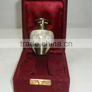 Memorial Baby Keepsake Brass Urns thumbnail-1