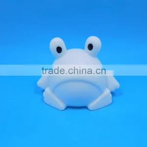Self Design Plastic Vinyl Led Light Frog Toys for Kids Frog Rotocasting Animal Toys thumbnail-1