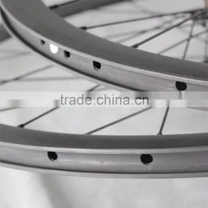 Super Light Carbon Bicycle Wheel Clincher Bike Wheelset thumbnail-3