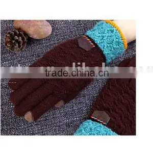 Hotsale Premium Woolen Yarn Knitted Contrast Color Touch Screen Gloves For Boys thumbnail-2