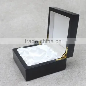 Made In China Luxury Customzied Real Wood Watch Packaging Box thumbnail-1