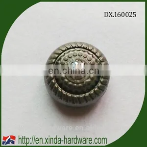 Flower Shaped Rivet With Rhinestone Hot Sell thumbnail-1