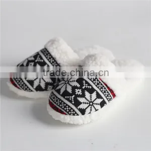 Woman Knitted Indoor Slipper thumbnail-3