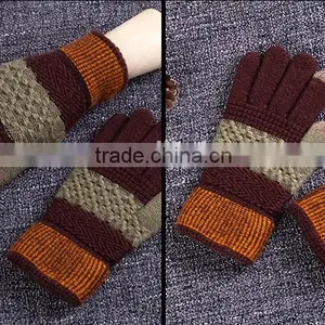 Wholesale Contrast Color Touch Sreen Gloves For Lifestyle With 2 Conductive Fiber Fingertips thumbnail-3