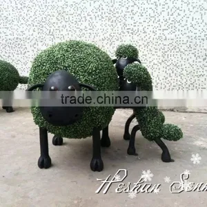 Chinese Factory Direct Sale Cute Artificial Sheep Artificial Topiary Frame Animal Garden Sculpture Boxwood Grass Animal thumbnail-1