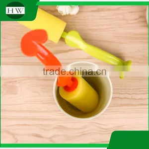 Kitchen Cartoon Person Shape Stand Plastic Sponge Long Handle Tableware Water Cup Bottle Clean Cleaning Brush thumbnail-1