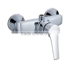 Single Lever Brass Bath Faucet With Diverter Chrome Plated thumbnail-2