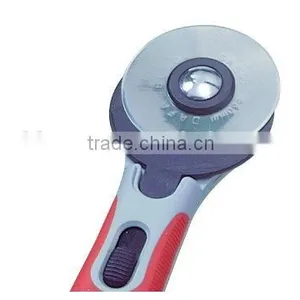 RC-26 NEW ROTARY CUTTER WITH CUSHION GRIP 60MM thumbnail-4