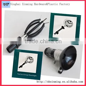 Mini Cleaning Set (duster ,window Squeegee ,bulb Changer and Clean Brush ) thumbnail-2