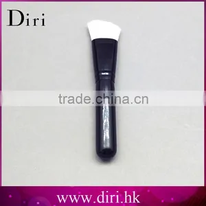 High Quality Nylon Hair Powder Brush Wood Handle Material White Hair Makeup Brush thumbnail-1
