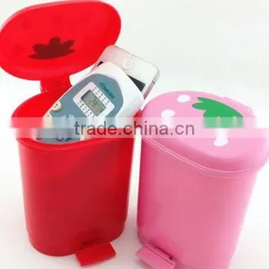 Mini Plastic Trash Can thumbnail-1