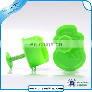 Plastic Snowman Design Green Color Cookie Cutter thumbnail-3