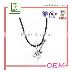 Fashion Men Guitar Shape Pendant Necklace thumbnail-2