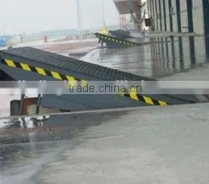 Yard Hydraulic Forklift Usage Loading Ramp Tools thumbnail-2