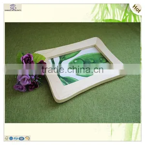 Gift Fresh Style Camber Shape Pine Wooden Photo Frame thumbnail-5