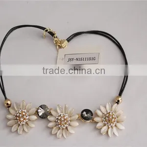 High Quality Flowers Pendant Necklace, Crystal Gem Necklace thumbnail-6