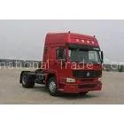Sinotruk LHD Or RHD Prime Mover Truck For Towing Semi Trailers thumbnail-1
