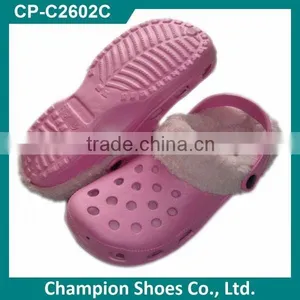 Anti-slip Warm Plush Chicken Slipper thumbnail-1