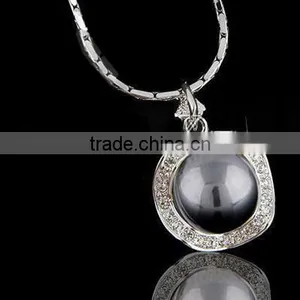 White Gold Austrian Crystal Imitation Pearl Necklace thumbnail-1