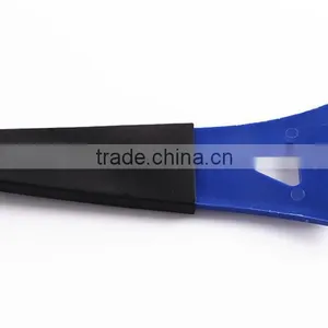 TYEE Better Handfeeling Bear Paw Ice Scraper for Scraping Ice on Car Window thumbnail-3