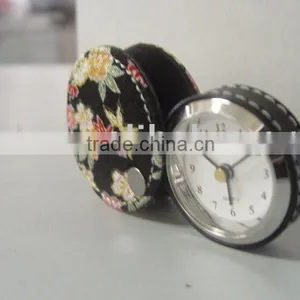 Cloth Colck thumbnail-1
