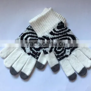 Jacquard Weave Gloves thumbnail-4